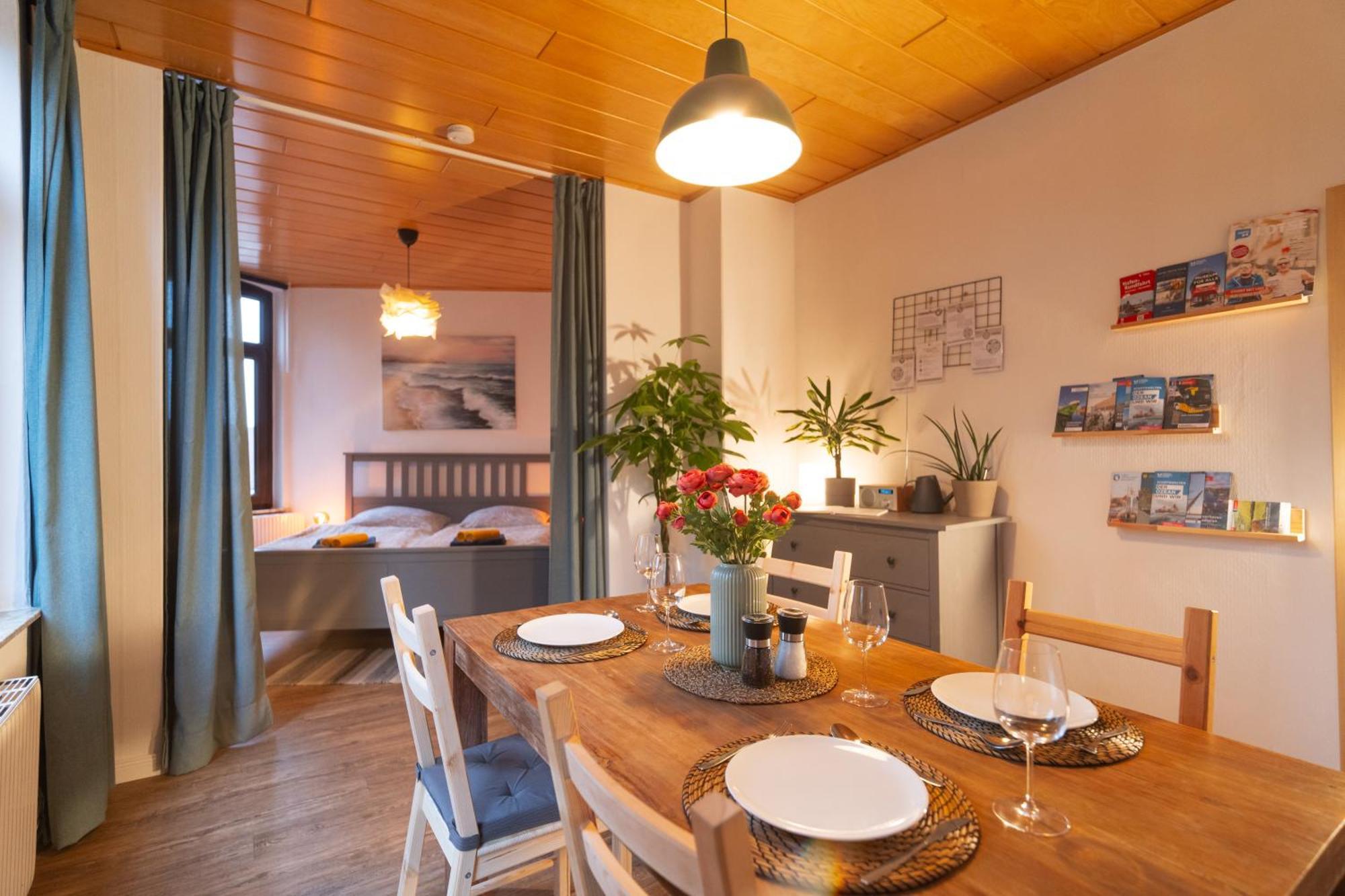 Das Blaue Tuerchen - Wohnung Mit Beamer Und Kicker Μπρέμερχαφεν Εξωτερικό φωτογραφία